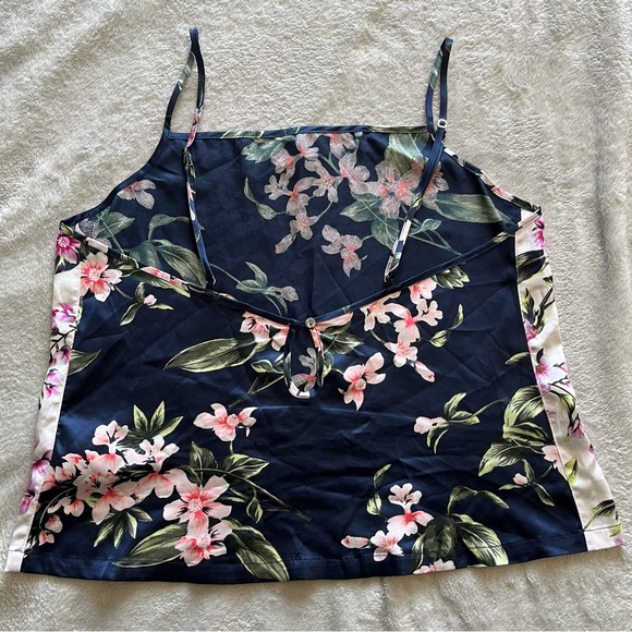 Victoria’s Secret Beautiful Satiny Floral Camisole Large - Picture 5 of 5